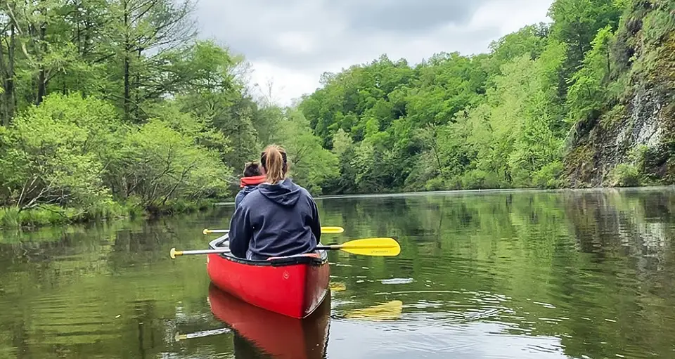 Beavers Bend River Floats offers canoe, kayak, paddle boat rentals. 